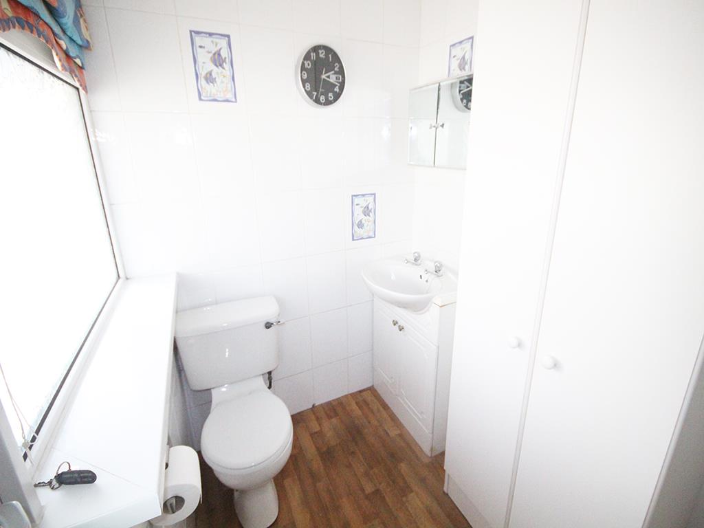 3 bedroom semi-detached house To Let in Barnoldswick - IMG_2963.jpg